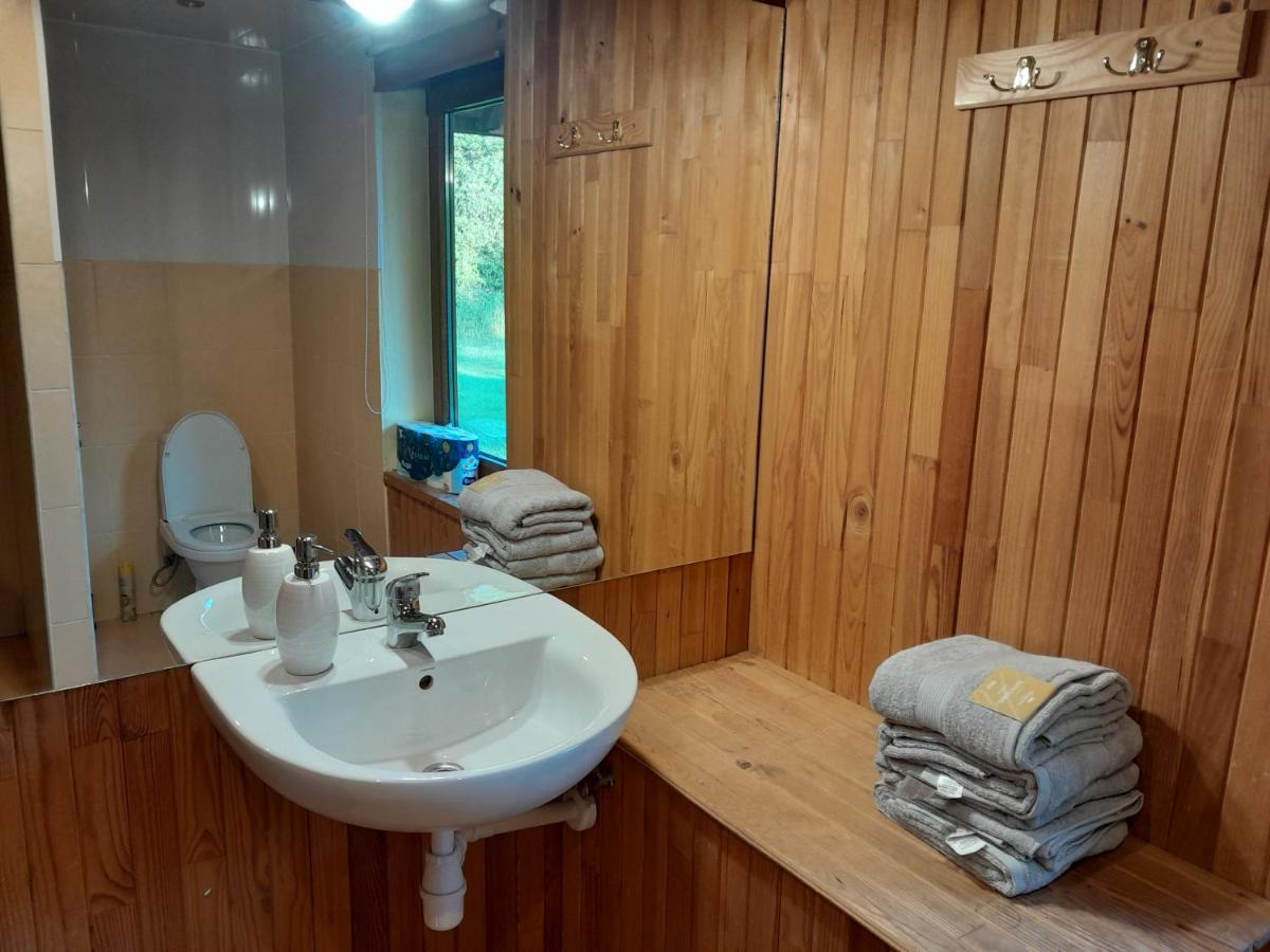 Guest House Vilcini แบร์นาติ ภายนอก รูปภาพ