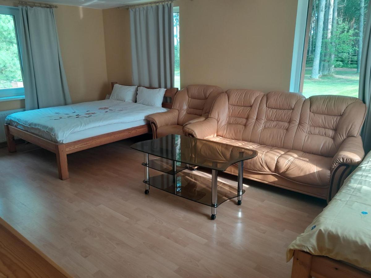 Guest House Vilcini แบร์นาติ ภายนอก รูปภาพ