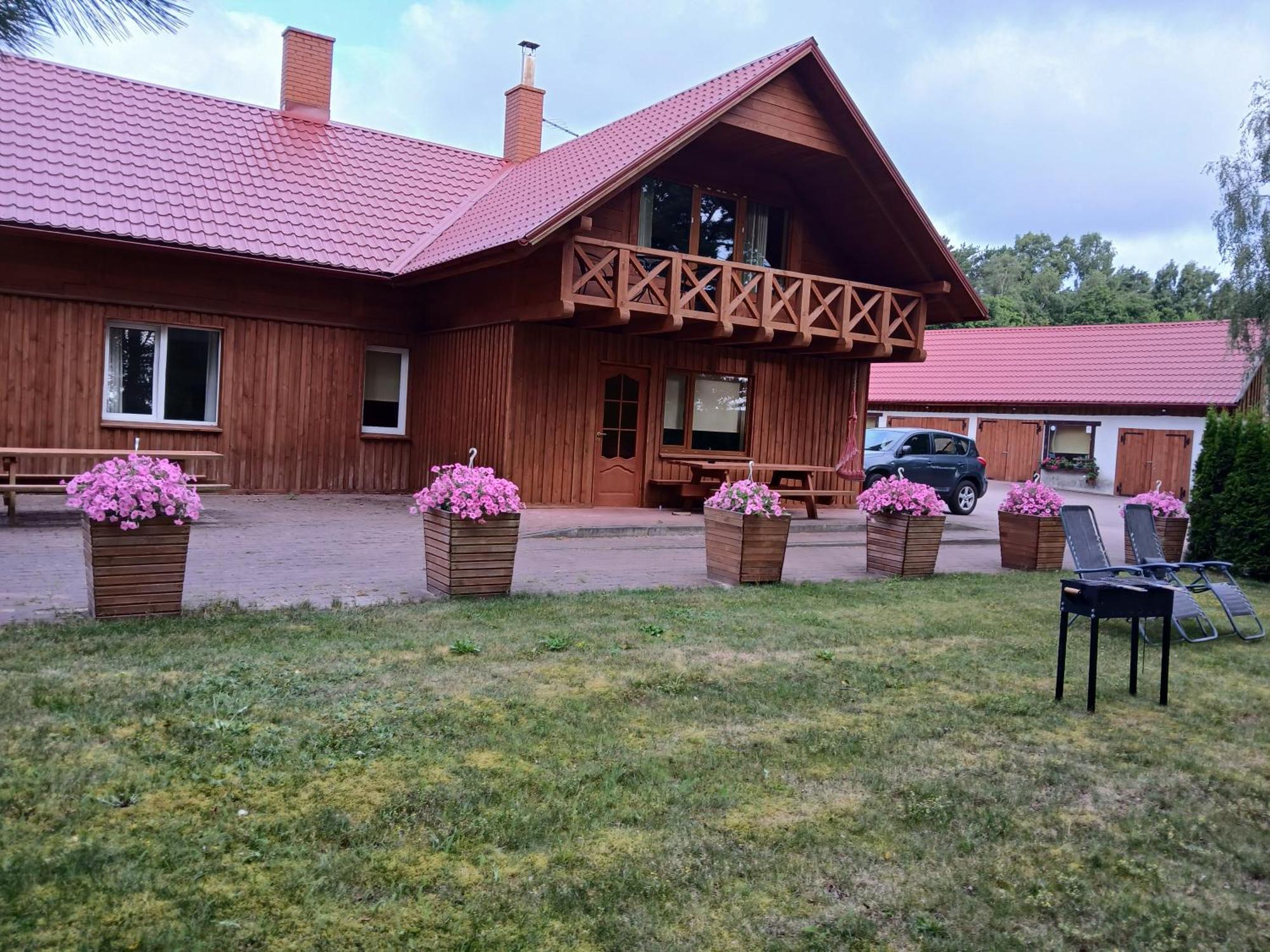 Guest House Vilcini แบร์นาติ ภายนอก รูปภาพ