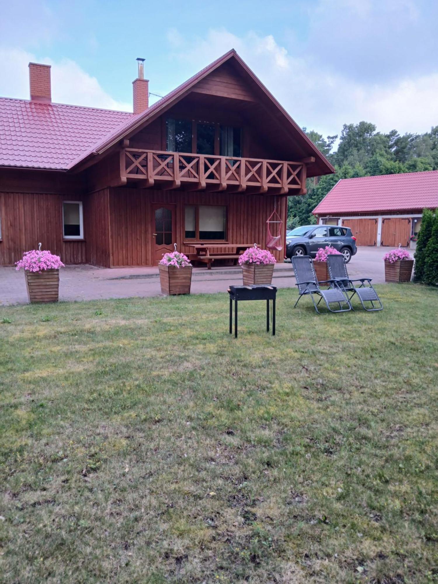 Guest House Vilcini แบร์นาติ ภายนอก รูปภาพ