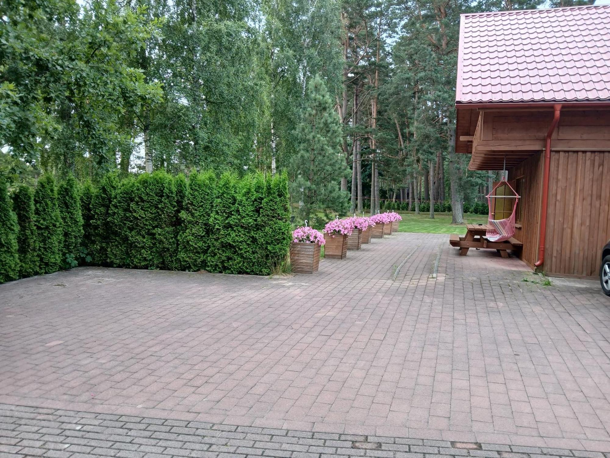 Guest House Vilcini แบร์นาติ ภายนอก รูปภาพ