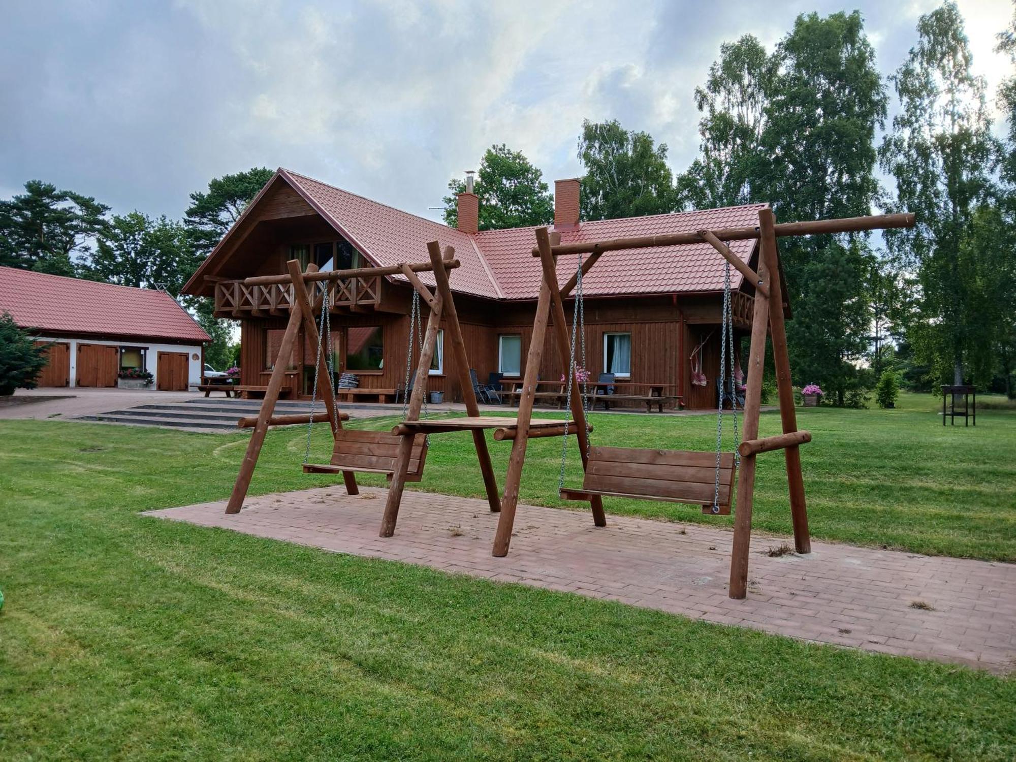 Guest House Vilcini แบร์นาติ ภายนอก รูปภาพ