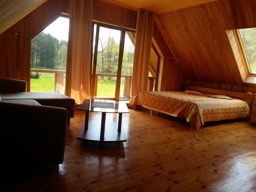 Guest House Vilcini แบร์นาติ ภายนอก รูปภาพ