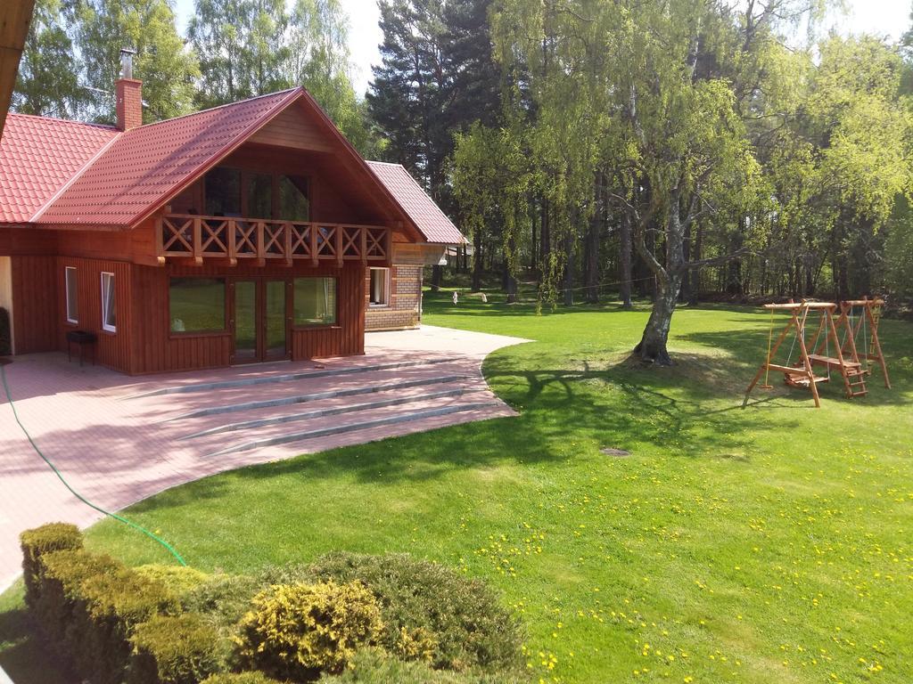 Guest House Vilcini แบร์นาติ ภายนอก รูปภาพ