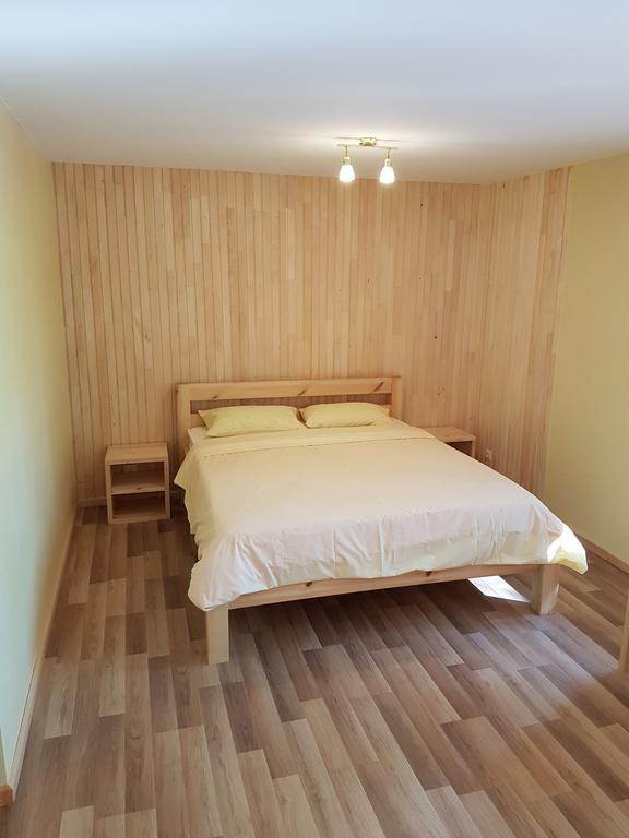 Guest House Vilcini แบร์นาติ ภายนอก รูปภาพ